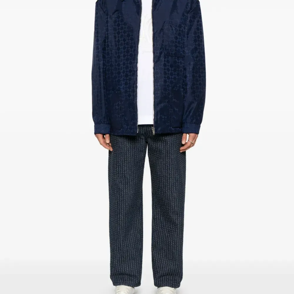 Футболка с вышивкой HG