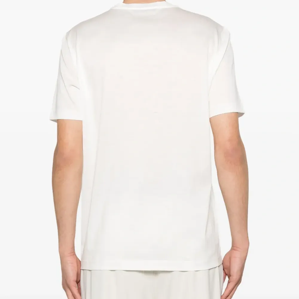 Футболка с круглым вырезом