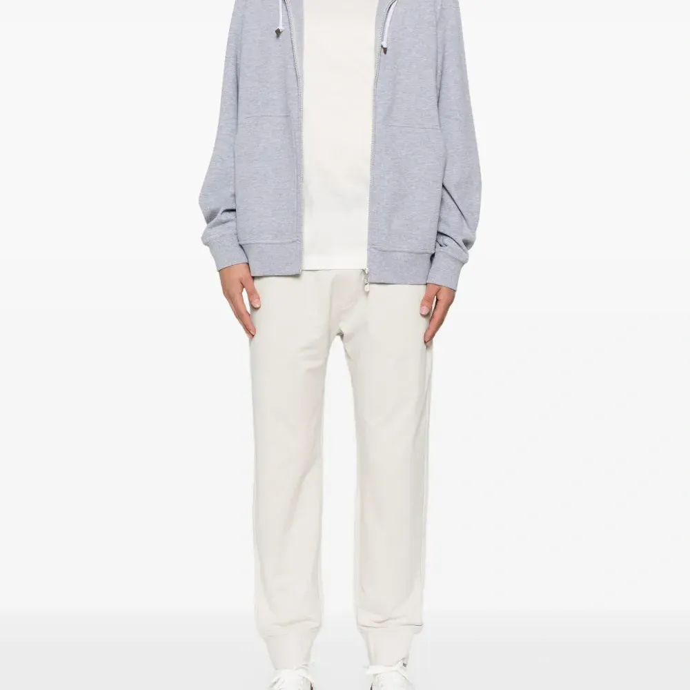 Футболка с круглым вырезом