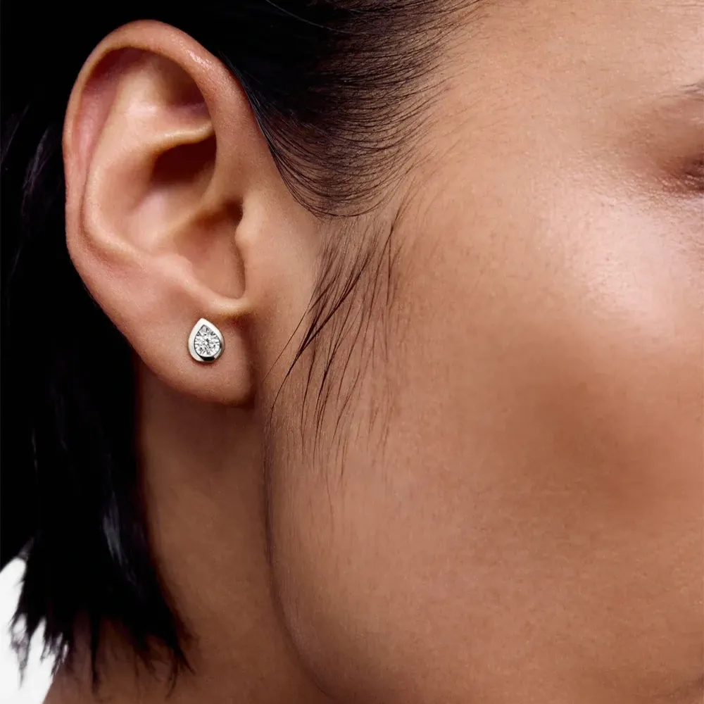 серьги-гвоздики Pear Diamond