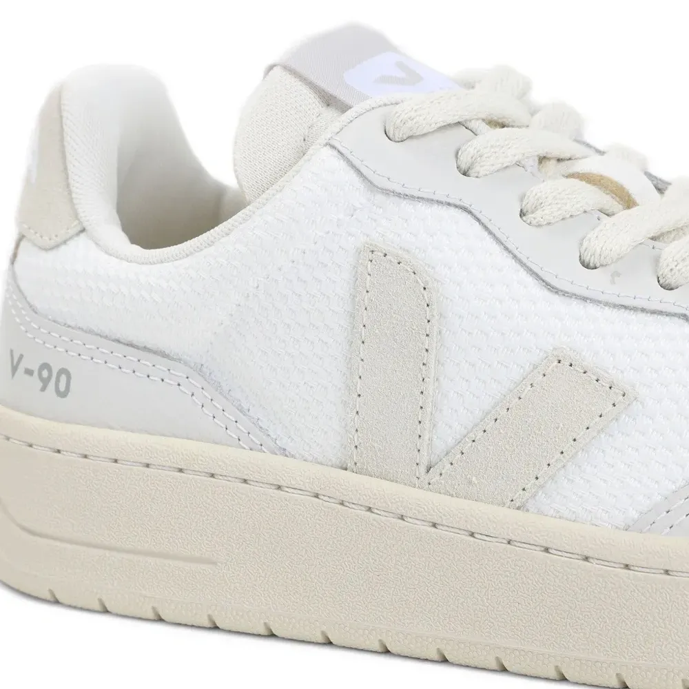 Кроссовки V-90