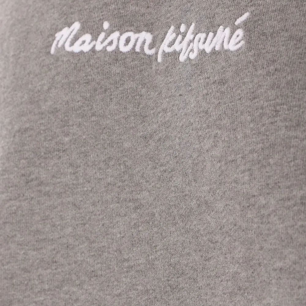 Толстовка с вышитым логотипом