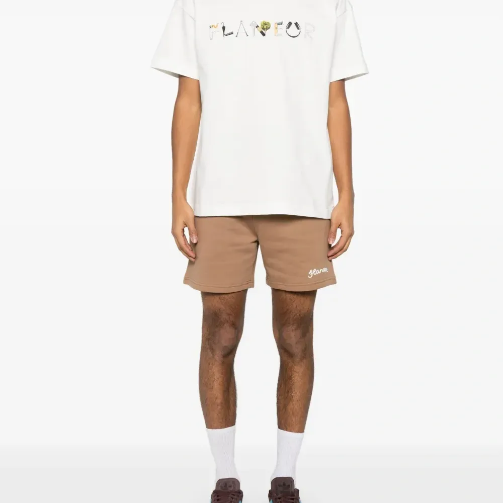 Футболка с логотипом