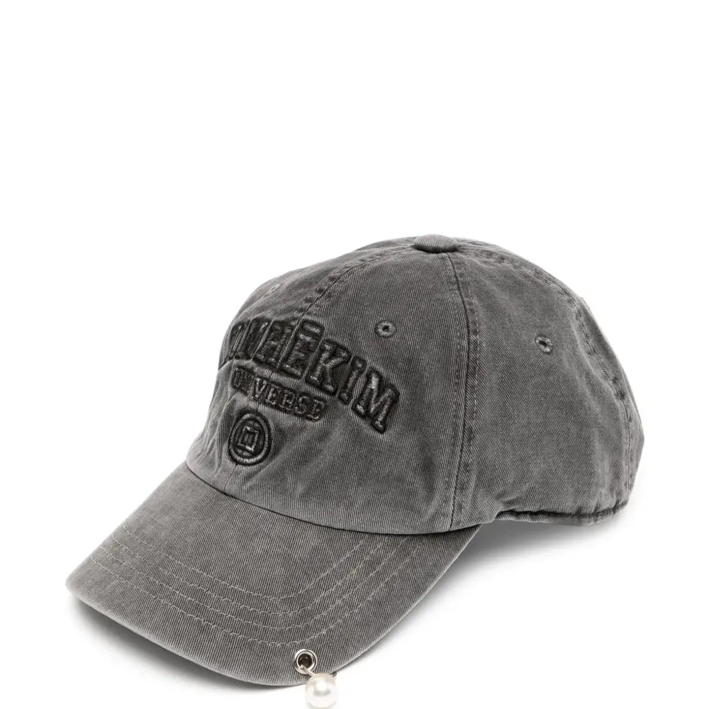 Бейсболка с искусственным жемчугом