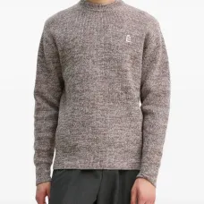 Свитер с логотипом и круглым вырезом