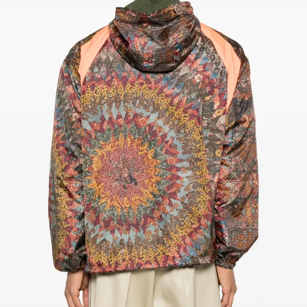 Худи с графичным принтом Худи с графичным принтом