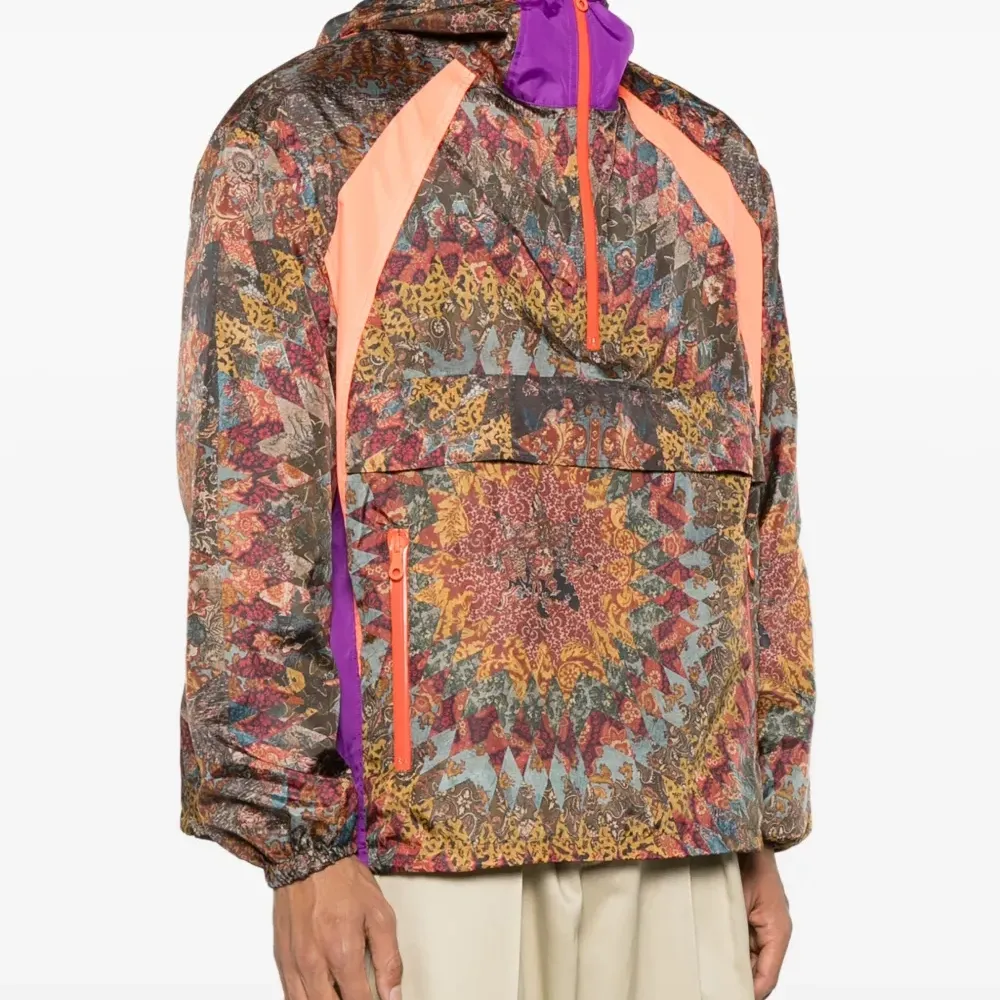 Худи с графичным принтом Худи с графичным принтом