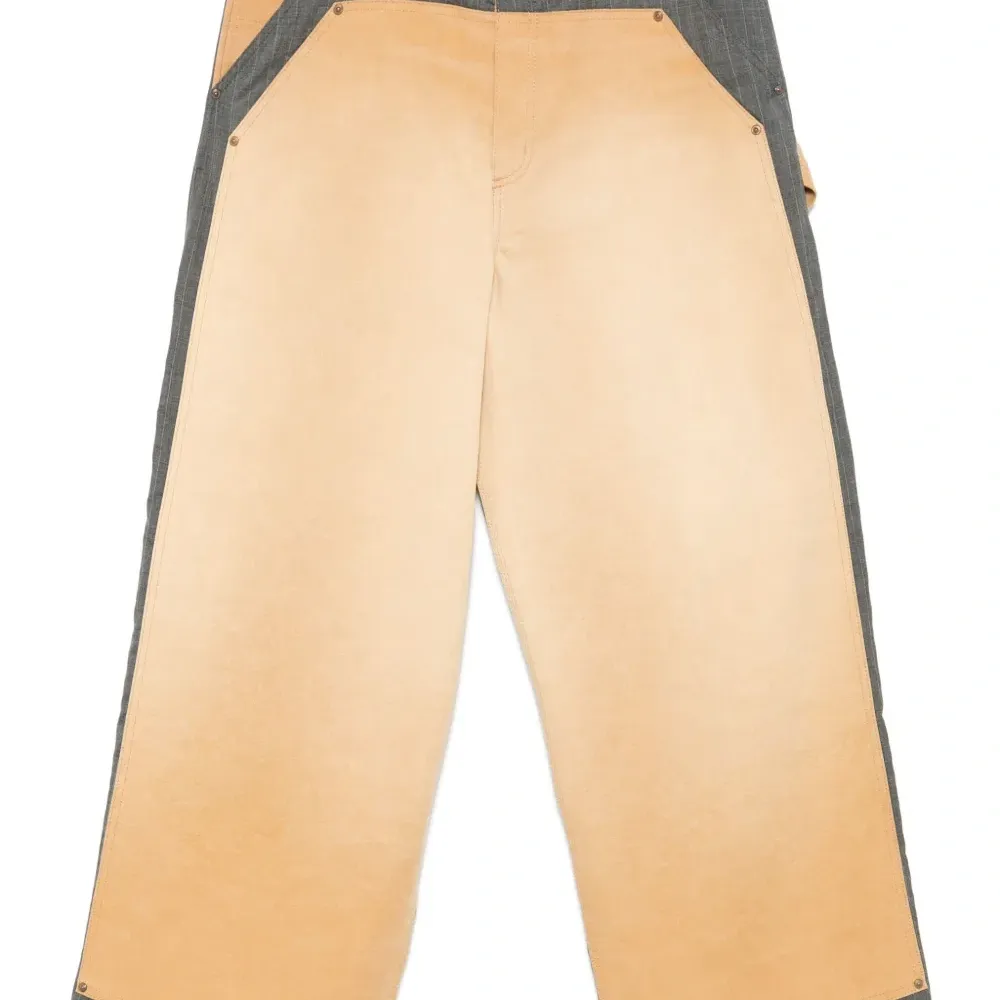 Брюки в тонкую полоску Брюки в тонкую полоску