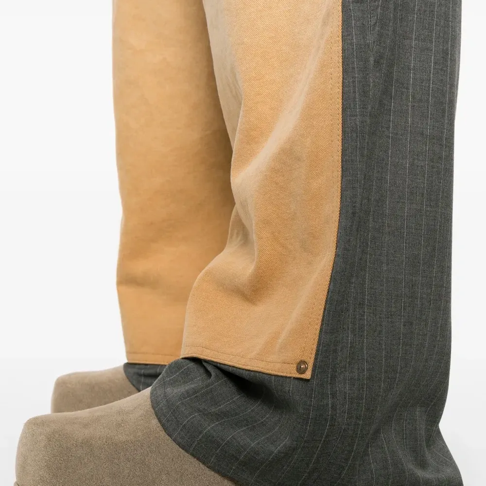 Брюки в тонкую полоску Брюки в тонкую полоску