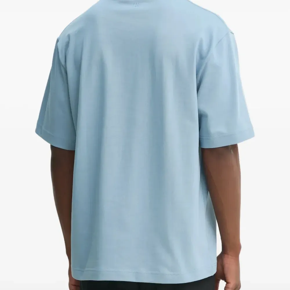 Футболка с круглым вырезом