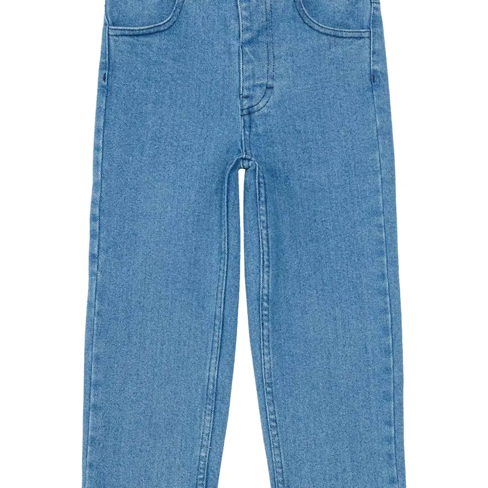 Прямые джинсы