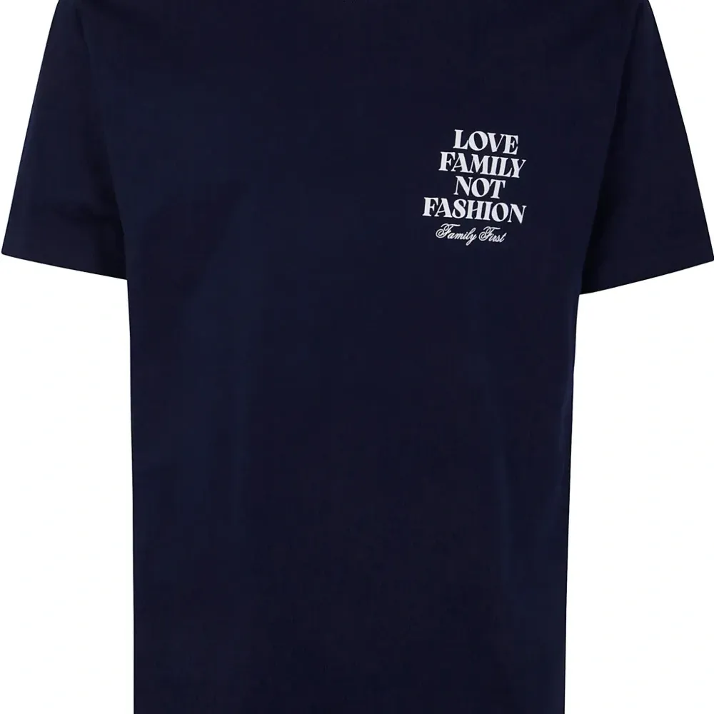 Футболка с логотипом