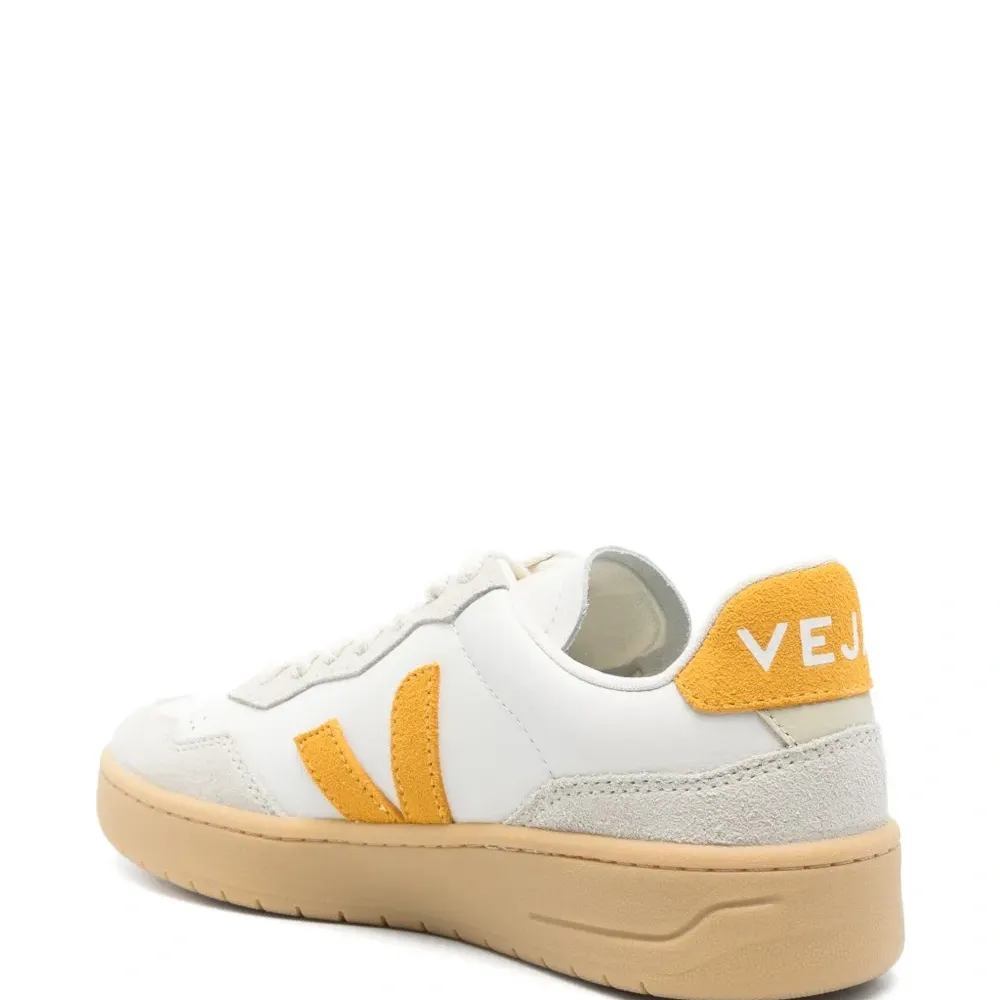 Кроссовки V-90