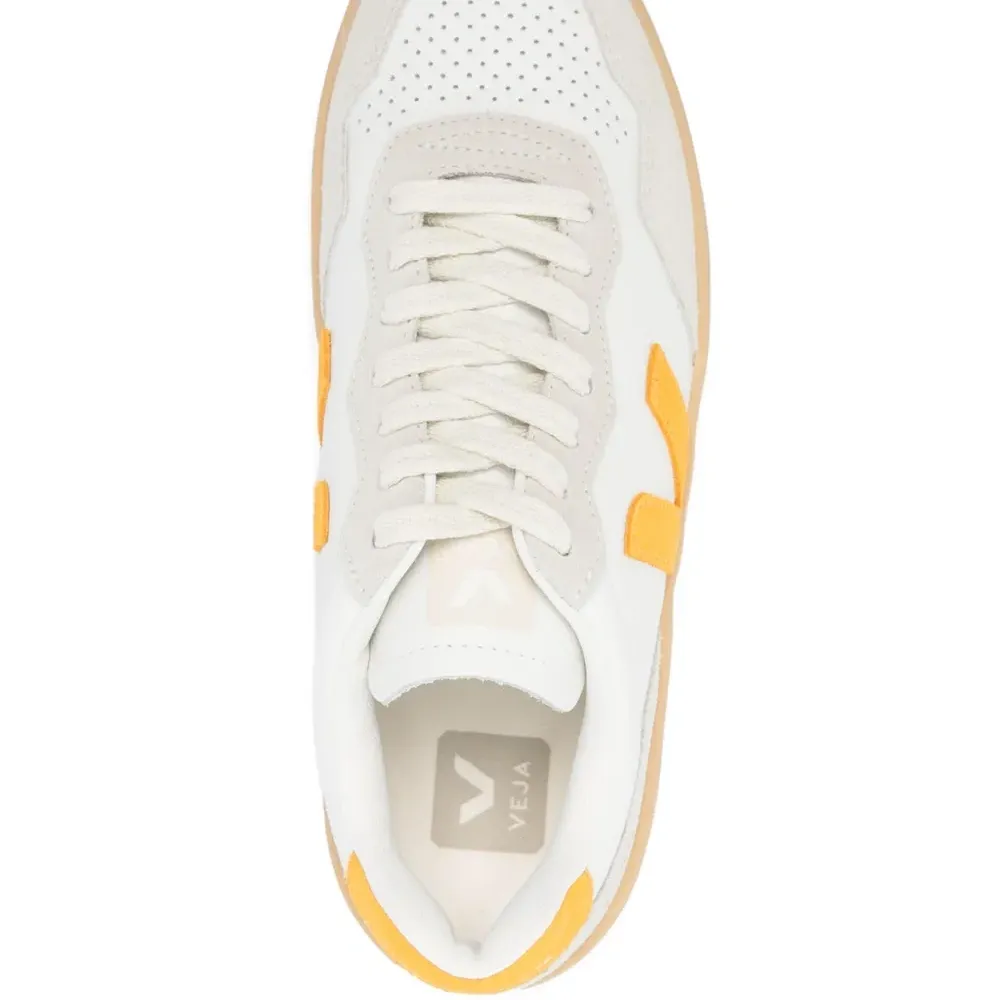 Кроссовки V-90