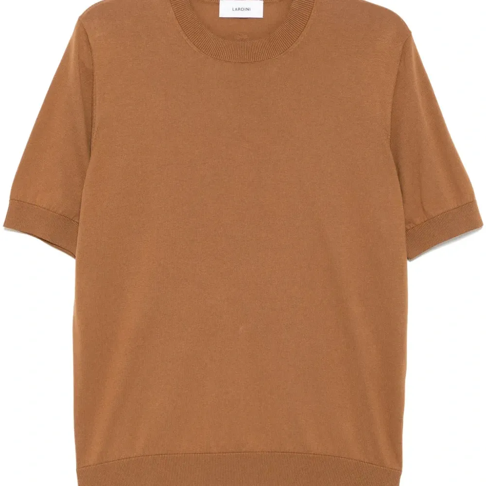 Футболка с круглым вырезом