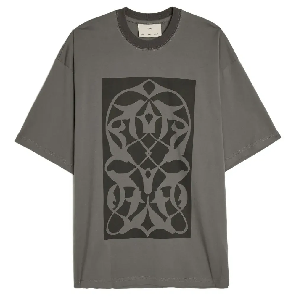 Футболка с графичным принтом