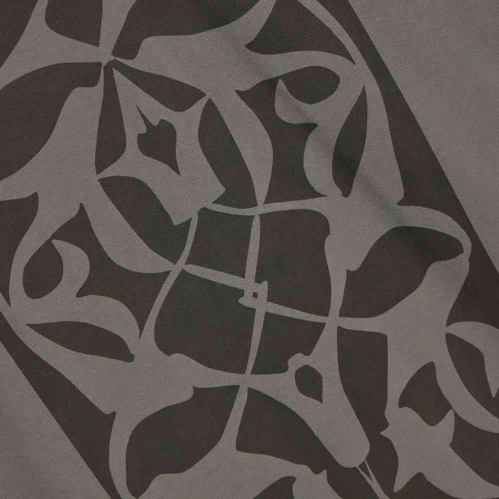 Футболка с графичным принтом Футболка с графичным принтом