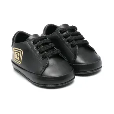 Кроссовки с вышитым логотипом