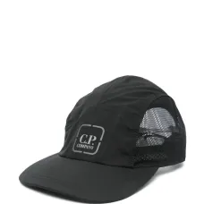 Кепка с логотипом