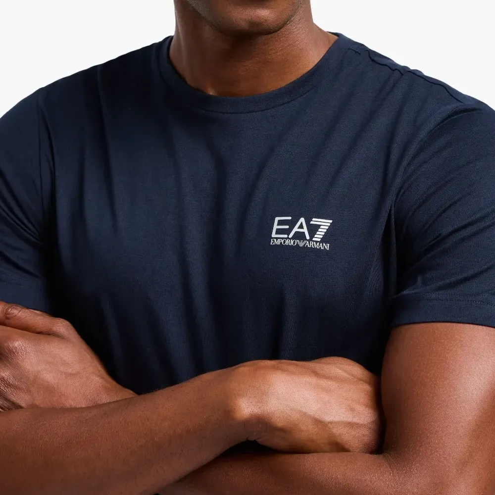 Футболка с логотипом