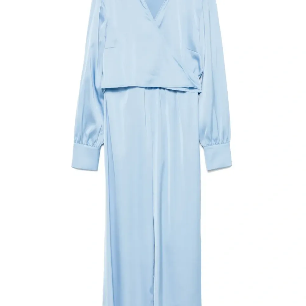 Атласный комплект из топа и брюк