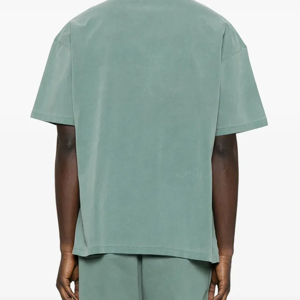 Футболка с логотипом