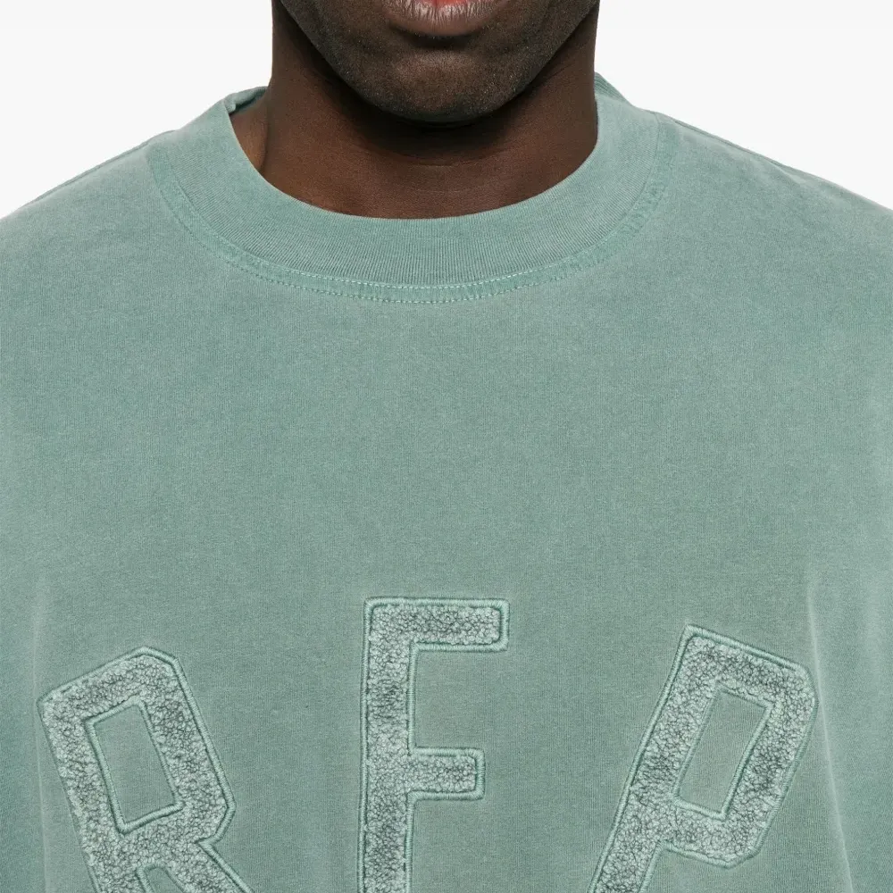 Футболка с логотипом