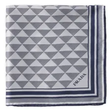 Шелковый платок с принтом