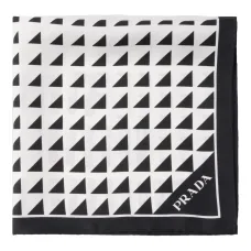 Шелковый платок с принтом