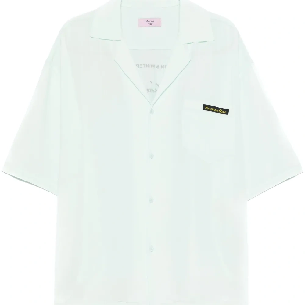 Рубашка с нашивкой-логотипом