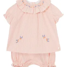 Комплект из футболки и полосатых шортов