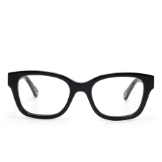 Очки в квадратной оправе