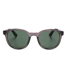 Солнцезащитные очки в квадратной оправе