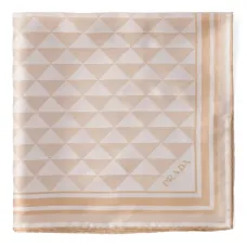 Шелковый платок с принтом