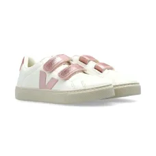 Кроссовки с нашивкой-логотипом