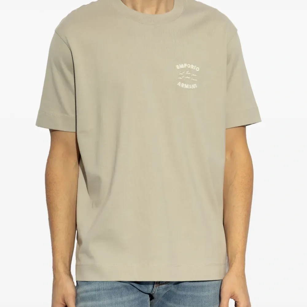 Футболка с короткими рукавами