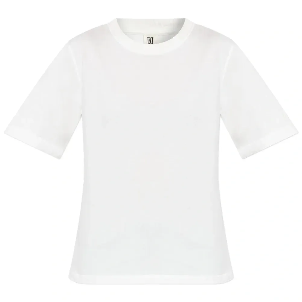 Футболка с вышитым логотипом