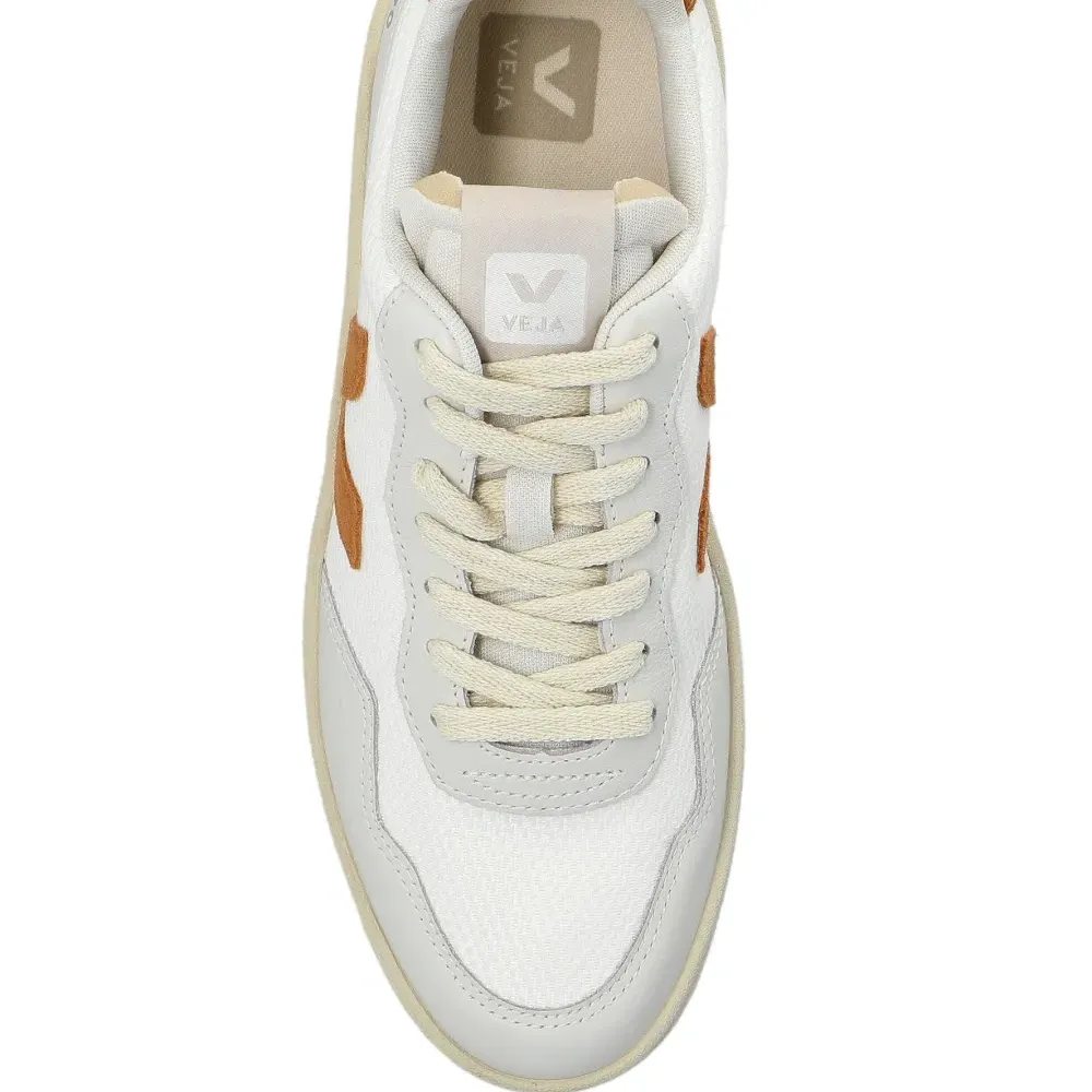 Кроссовки V-10