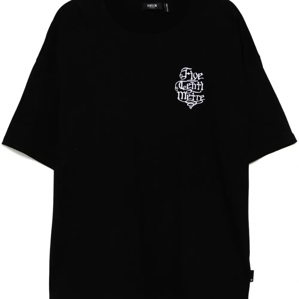 Футболка с вышитым логотипом