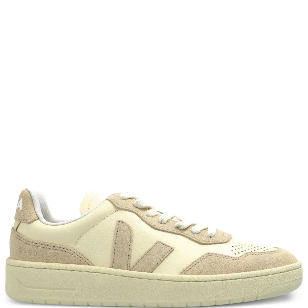 Кроссовки V-90