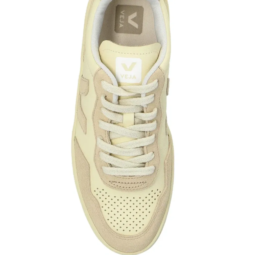 Кроссовки V-90