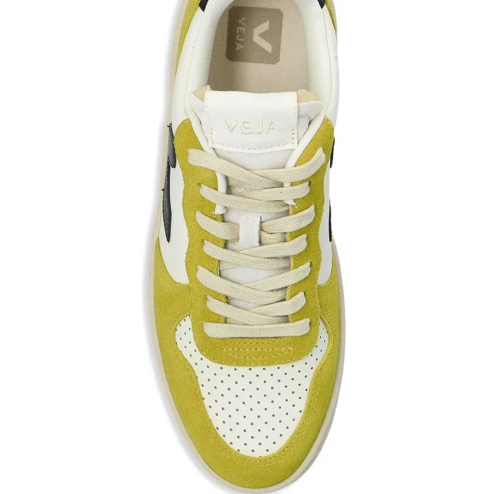 Кроссовки V-10