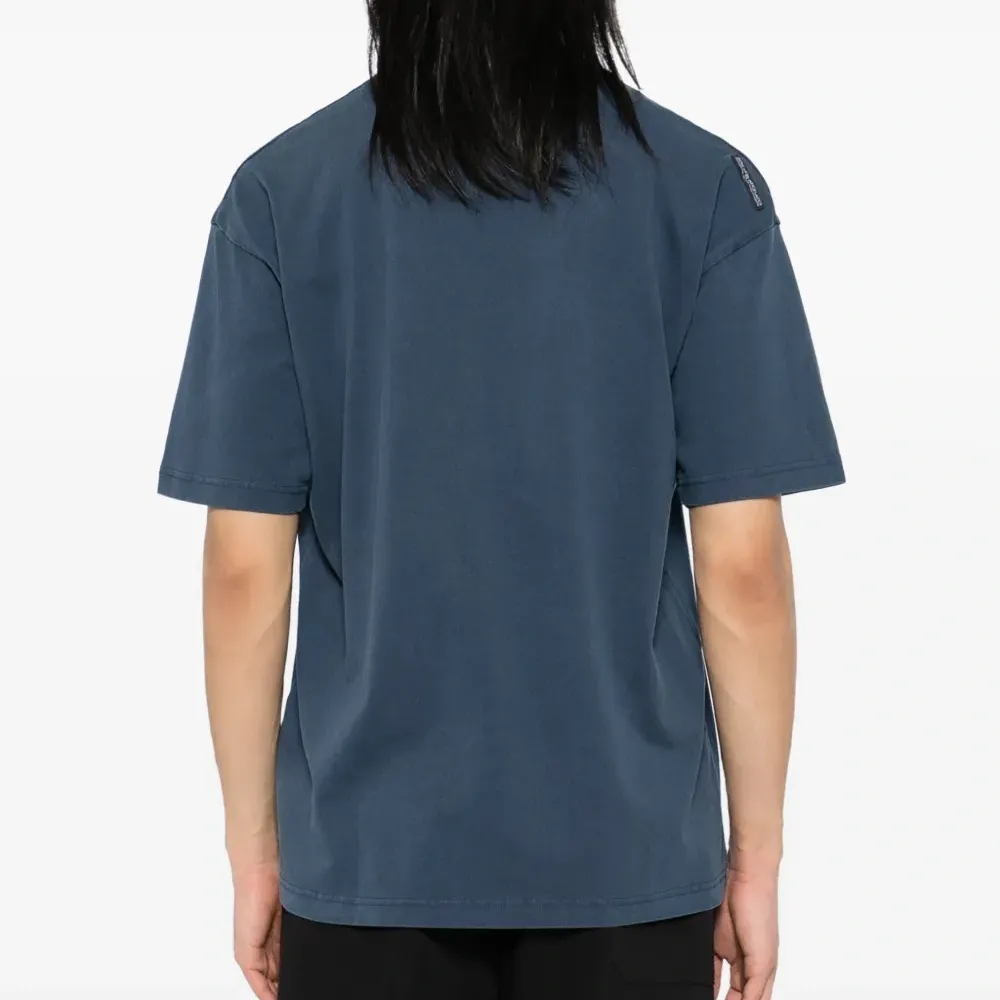 Футболка с вышитым логотипом