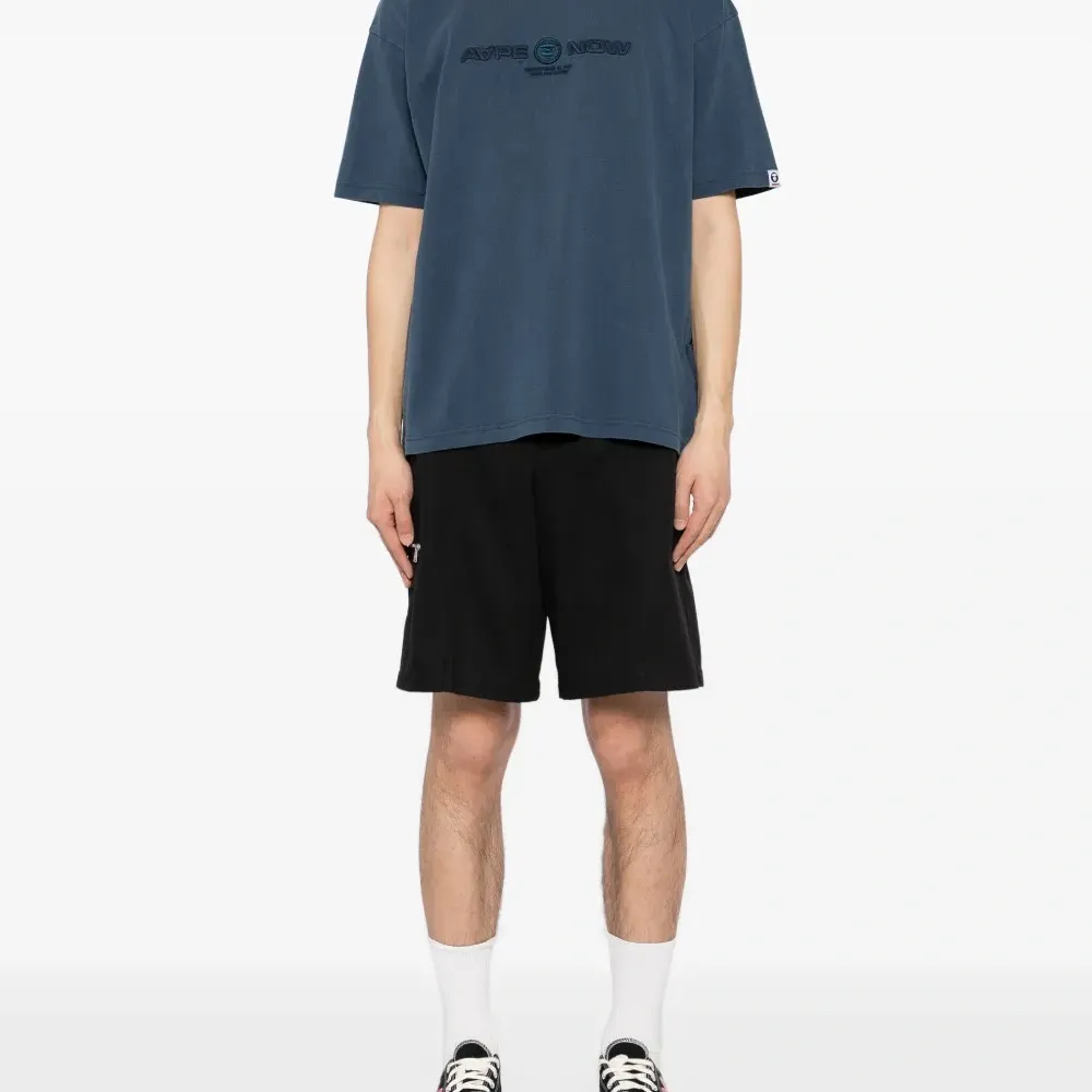 Футболка с вышитым логотипом