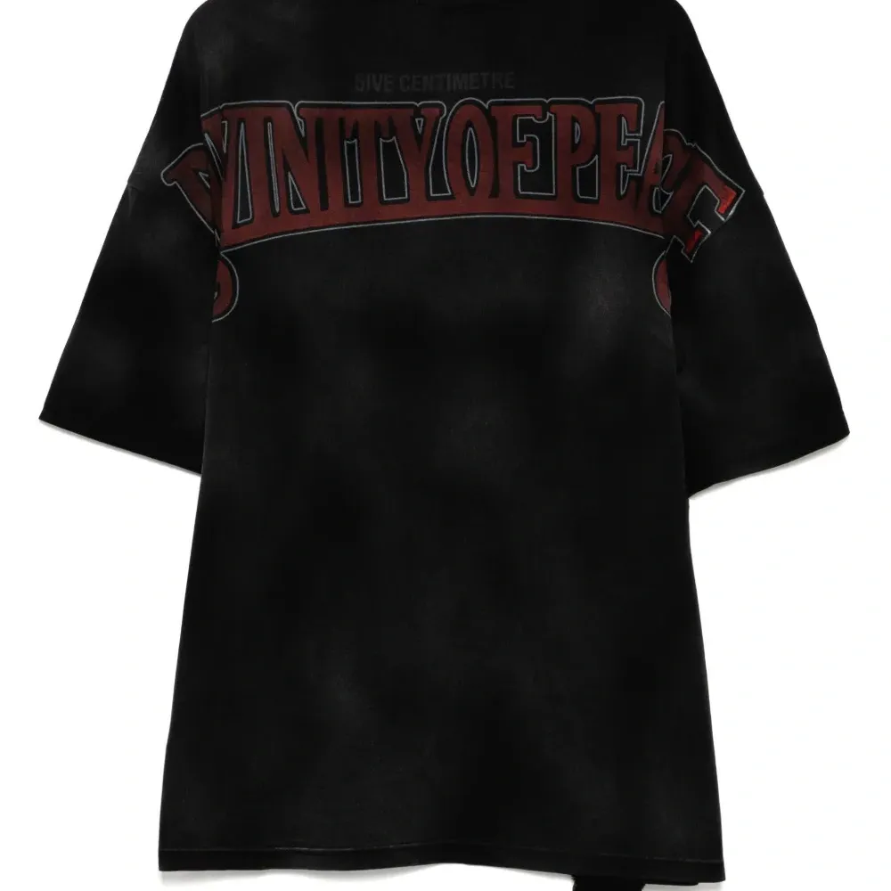 Футболка с графичным принтом