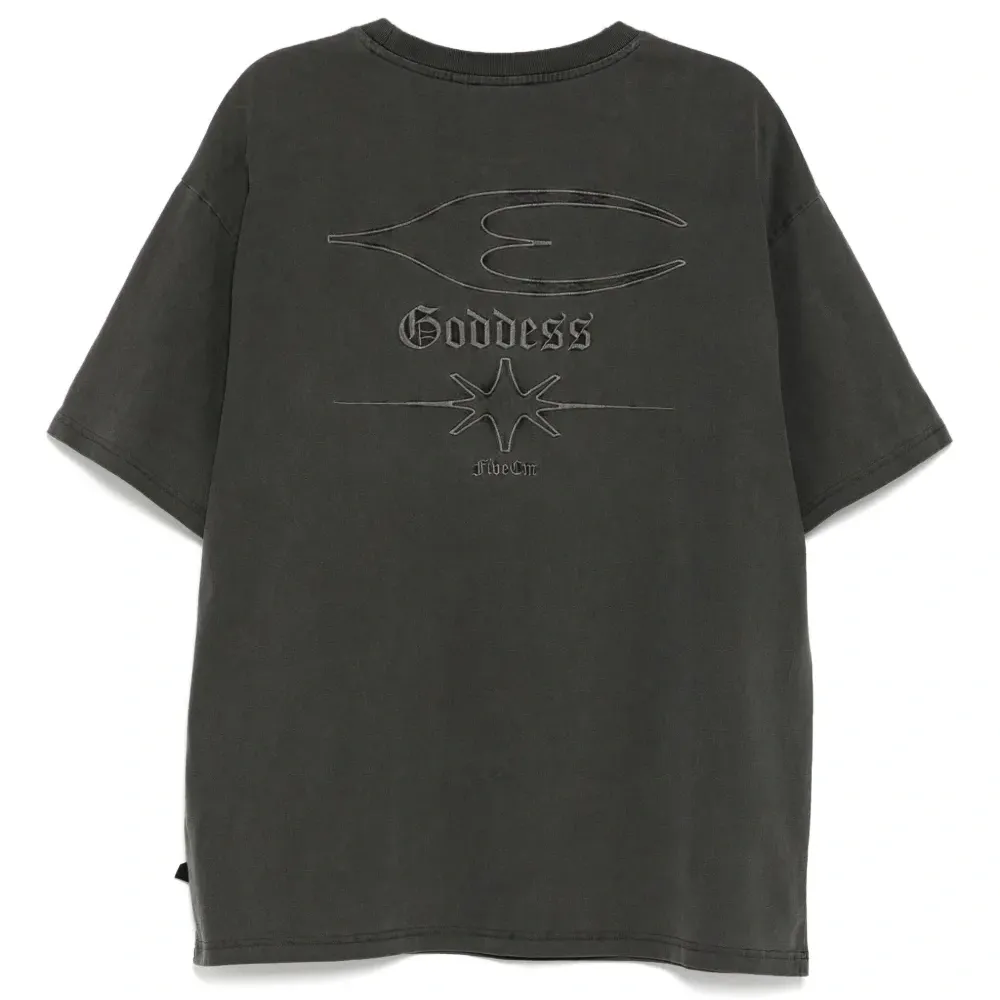 Футболка с вышитым логотипом