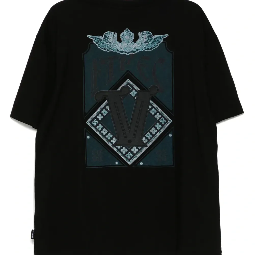 Футболка с логотипом