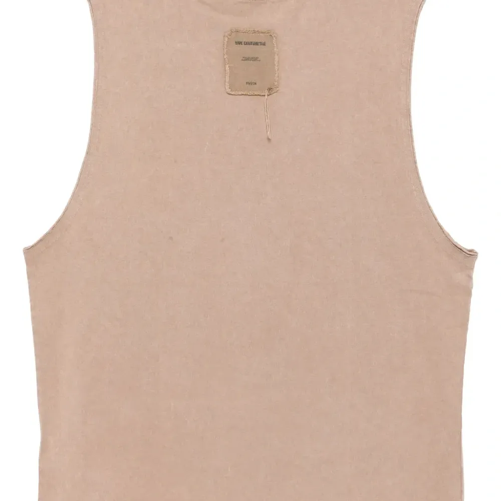 Футболка с вышитым логотипом Футболка с вышитым логотипом