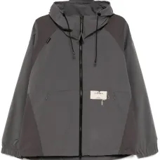 Спортивная куртка с нашивкой-логотипом