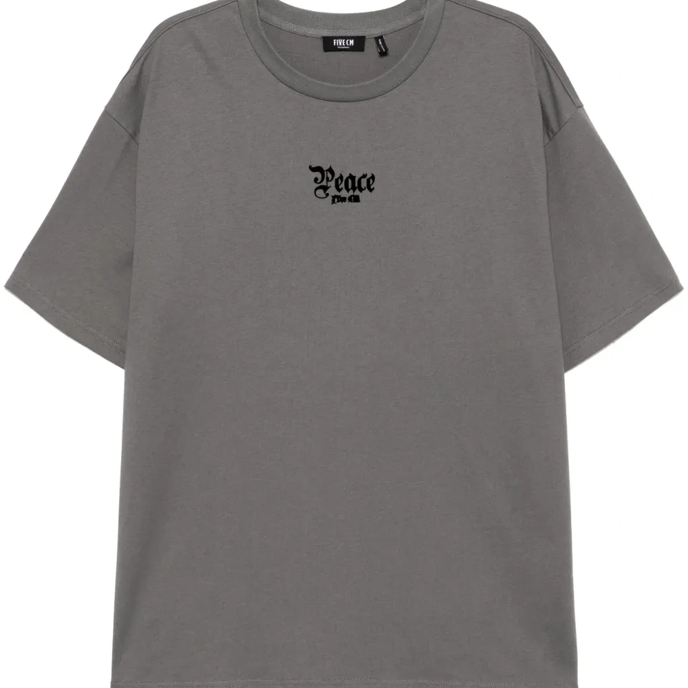 Футболка с логотипом